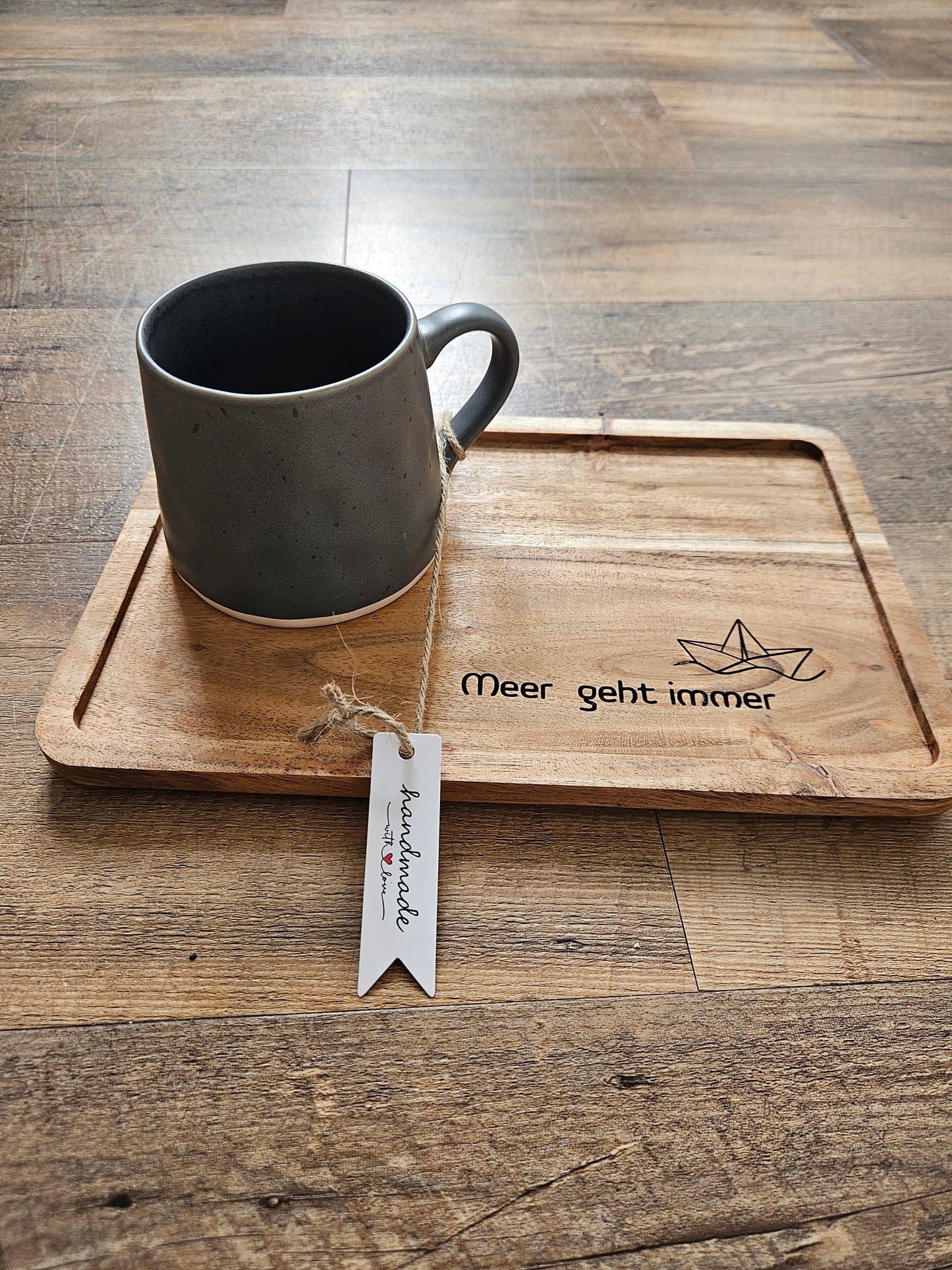 Frühstücksset „Meer geht immer“ – Holztablett & Keramiktasse