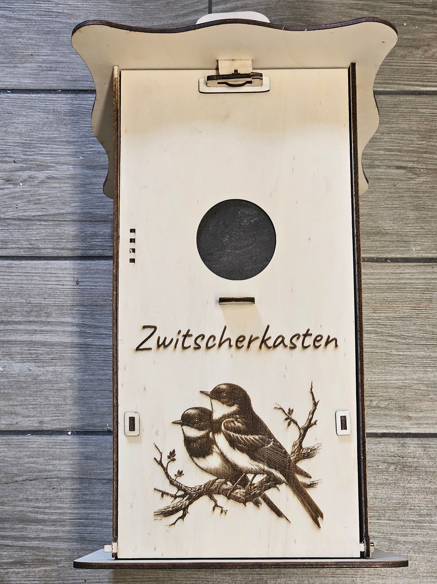 🐦 Zwitscherkasten – Flaschen- & Glashalter in Vogelhaus-Optik