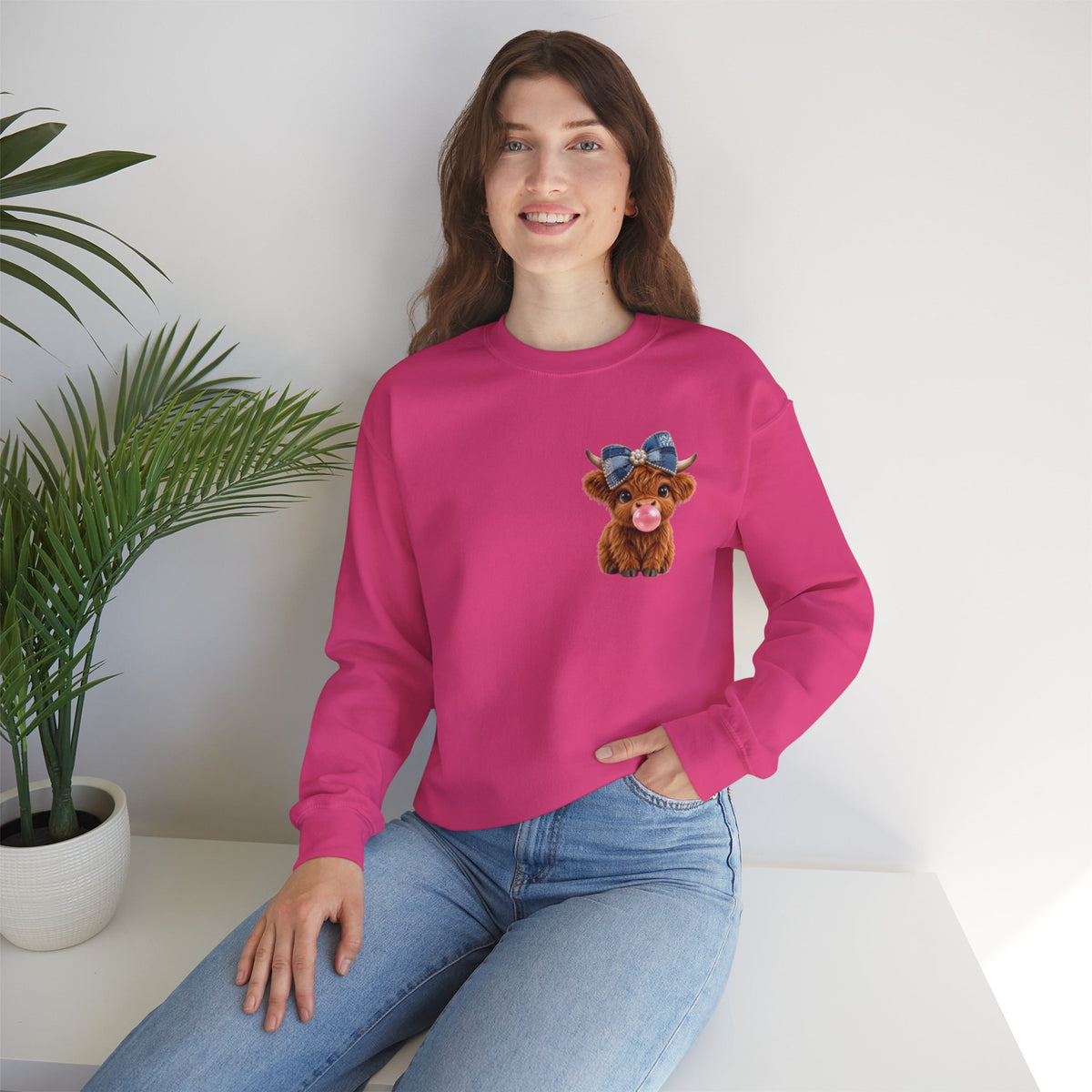 Sweatshirt mit niedlichem Hochlandrind – bestickt