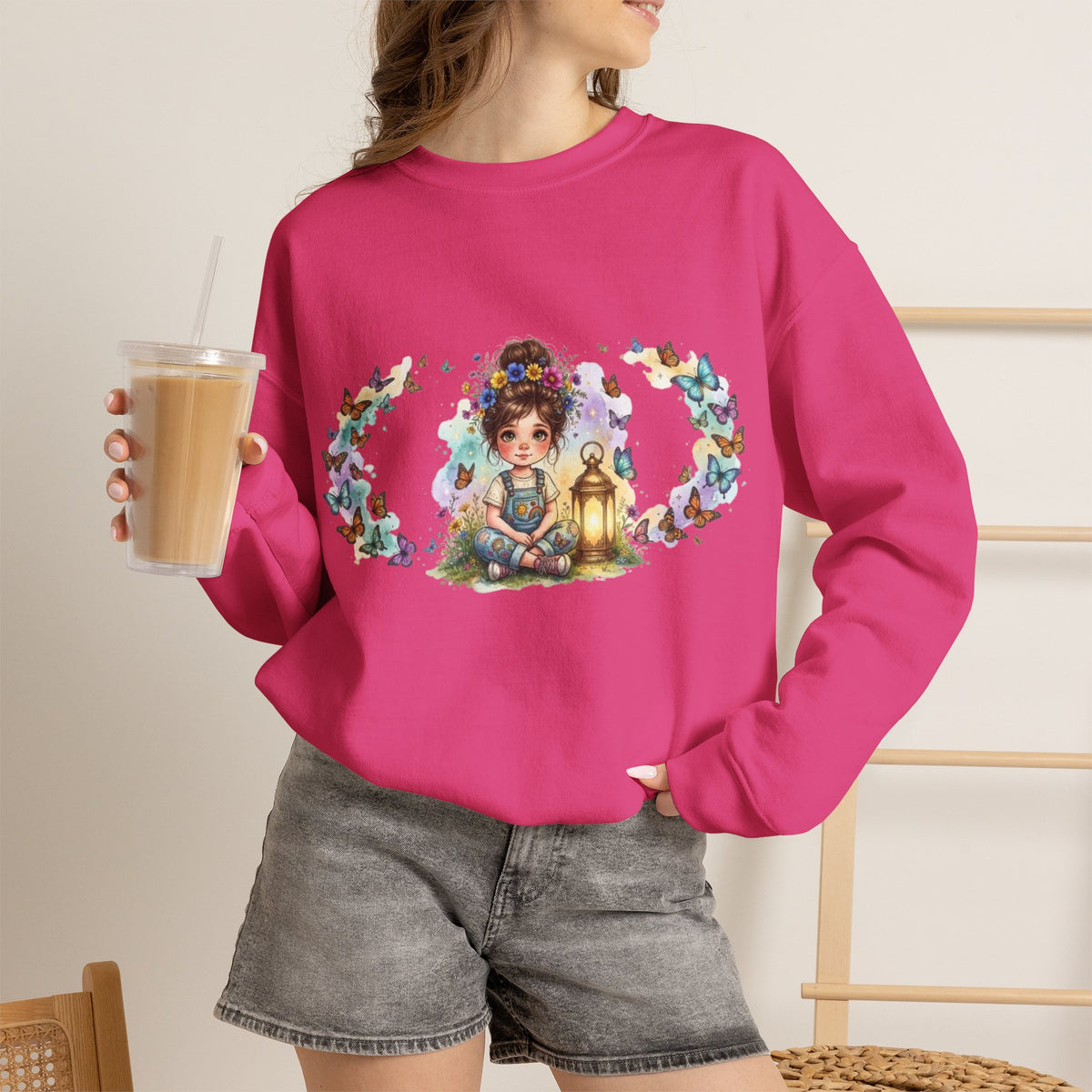 Sweatshirt mit Mädchen, Laterne und Schmetterlingen