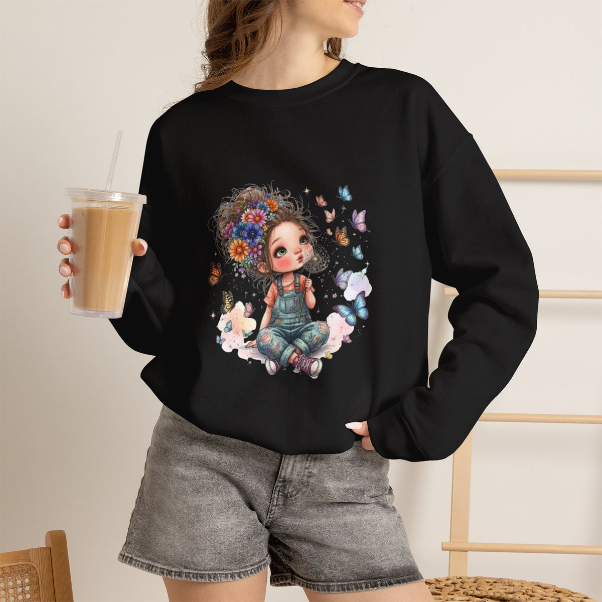 Sweatshirt mit Mädchen-Motiv, Blumen und Schmetterlingen