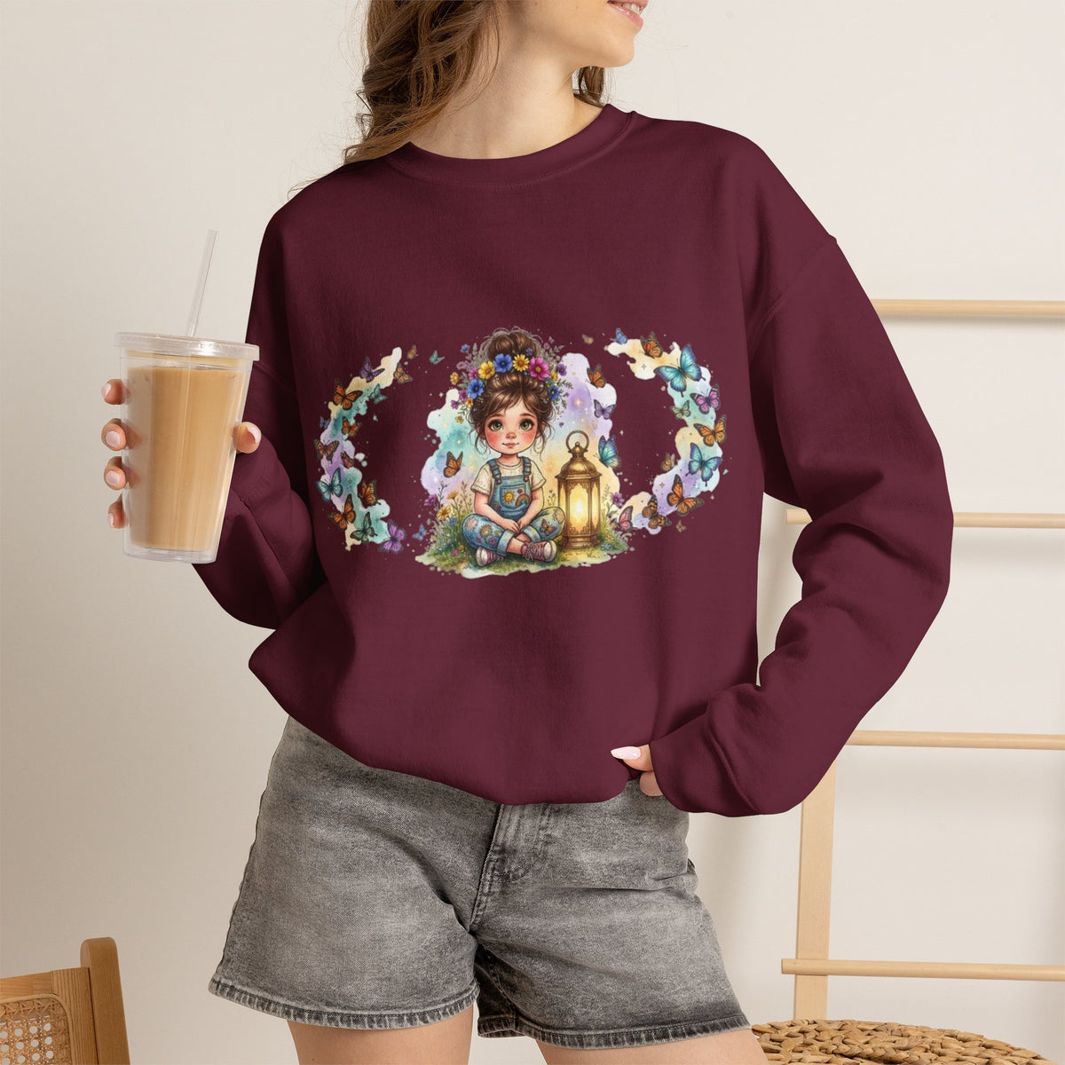 Sweatshirt mit Mädchen, Laterne und Schmetterlingen