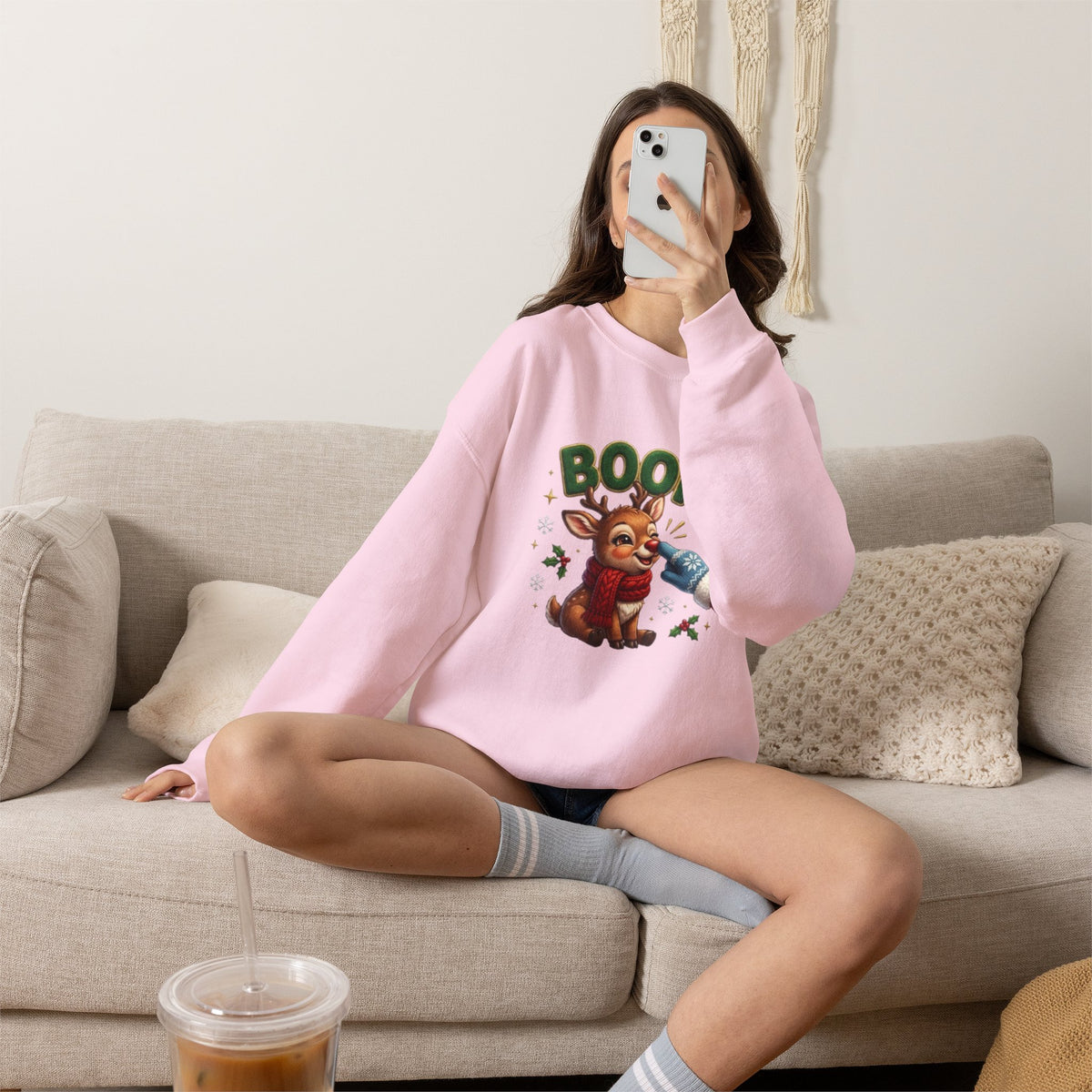 Weihnachtssweatshirt mit Rentier und „BOOP!“-Motiv