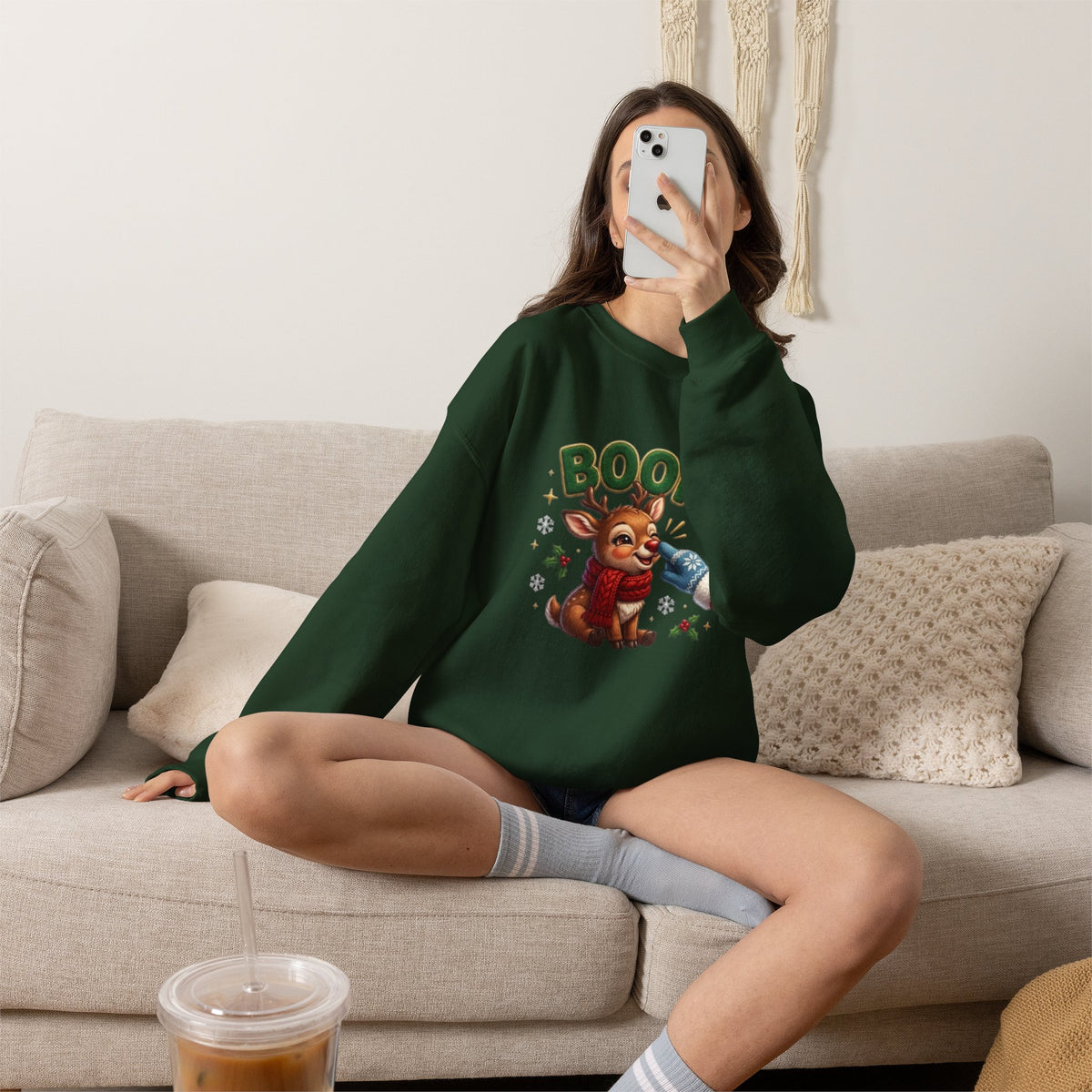 Weihnachtssweatshirt mit Rentier und „BOOP!“-Motiv