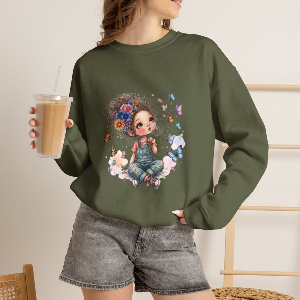 Sweatshirt mit Mädchen-Motiv, Blumen und Schmetterlingen