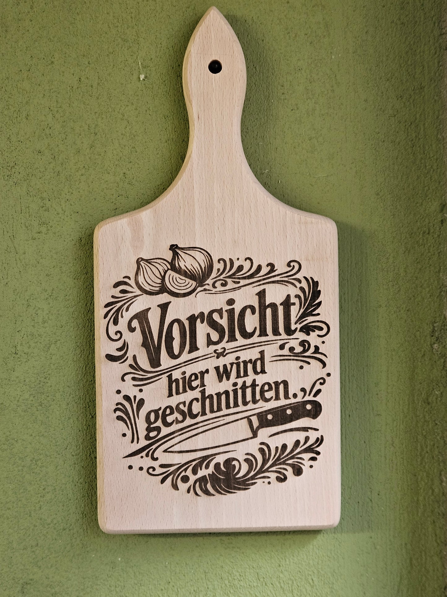 Schneidebrett aus Holz Vorsicht hier wird geschnitten Lasergravur 30x14x2 cm