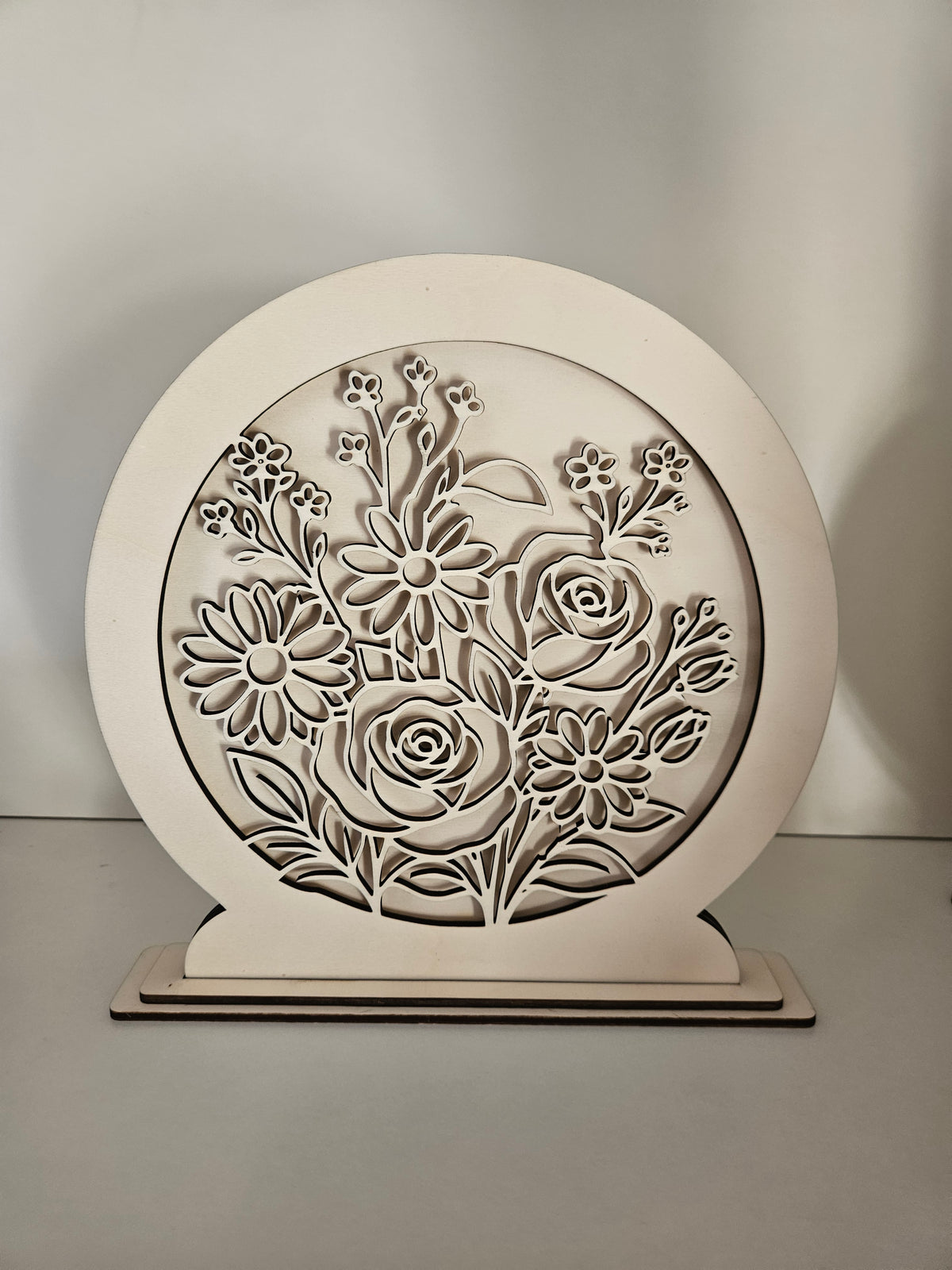 Runde Holzlampe Blumen mit Rosenmotiv, Ø 26 cm