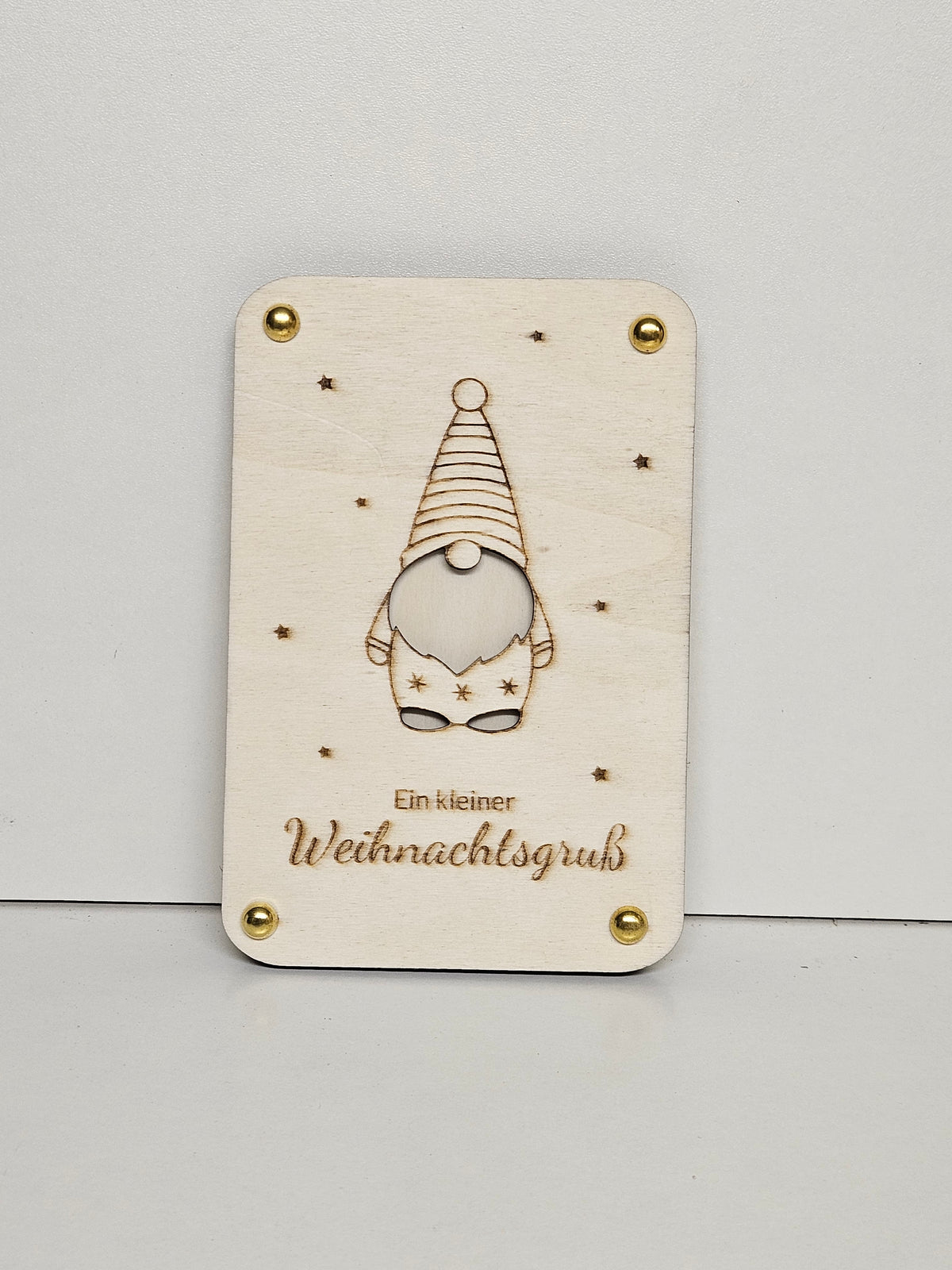 Holz-Geldgeschenk mit Weihnachtswichtel, Sternen und Schriftzug Ein kleiner Weihnachtsgruß