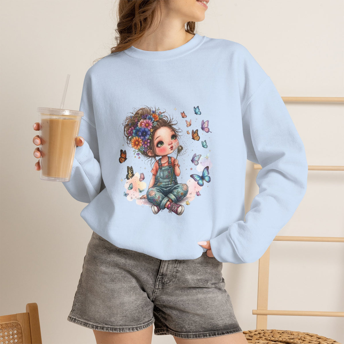 Sweatshirt mit Mädchen-Motiv, Blumen und Schmetterlingen