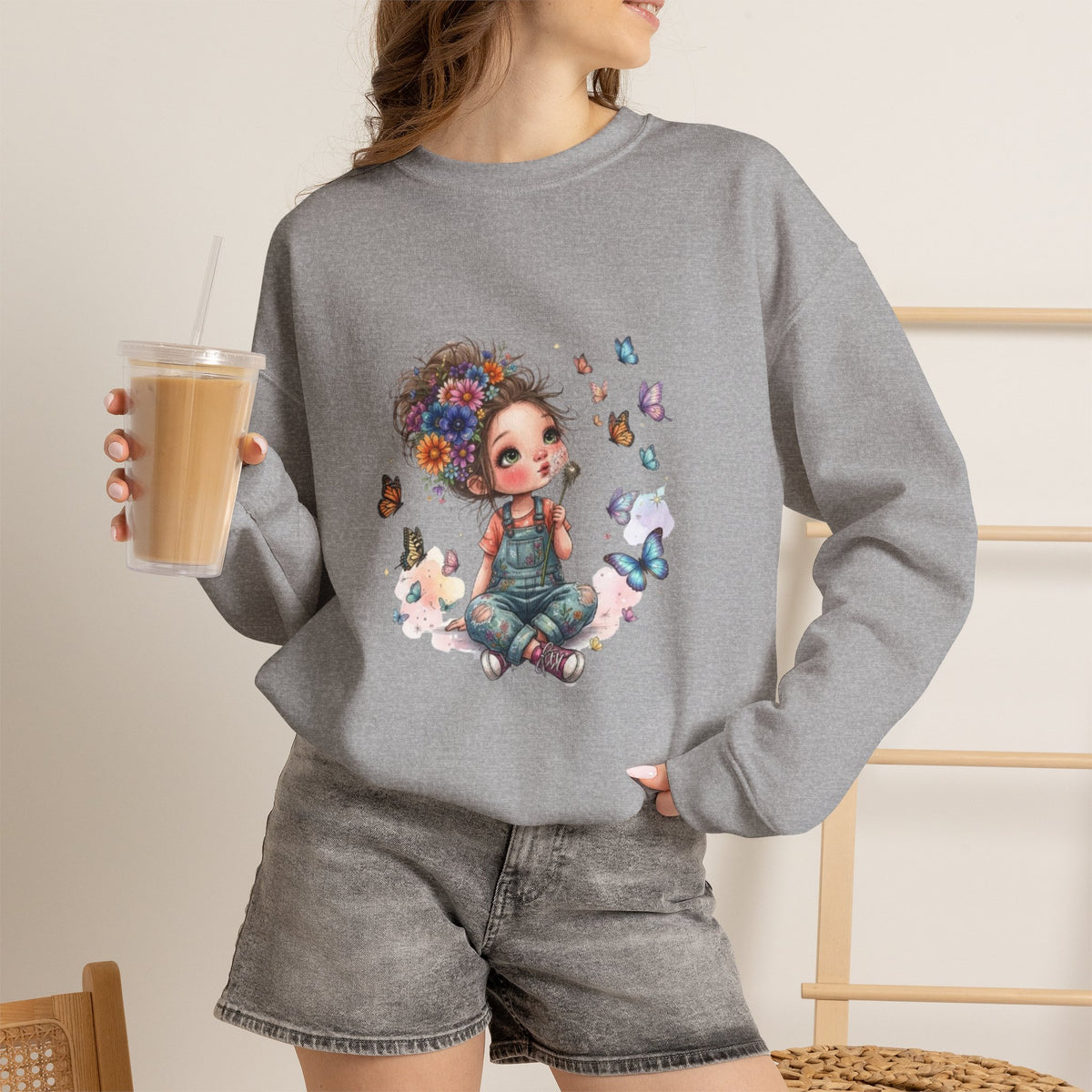 Sweatshirt mit Mädchen-Motiv, Blumen und Schmetterlingen