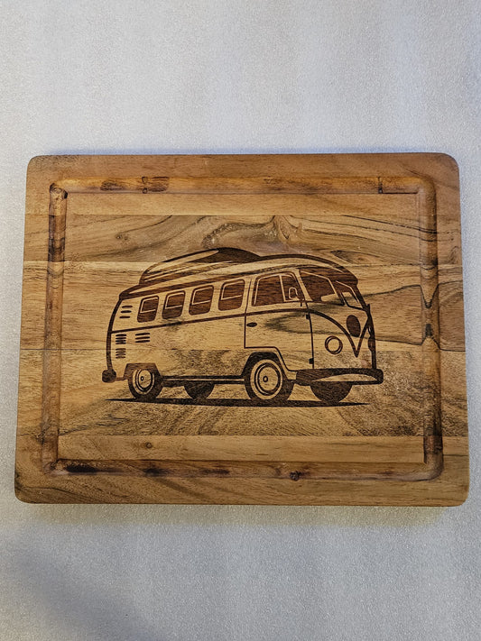 Schneidebrett aus Akazienholz mit Lasergravur – 32x25x1,4 cm