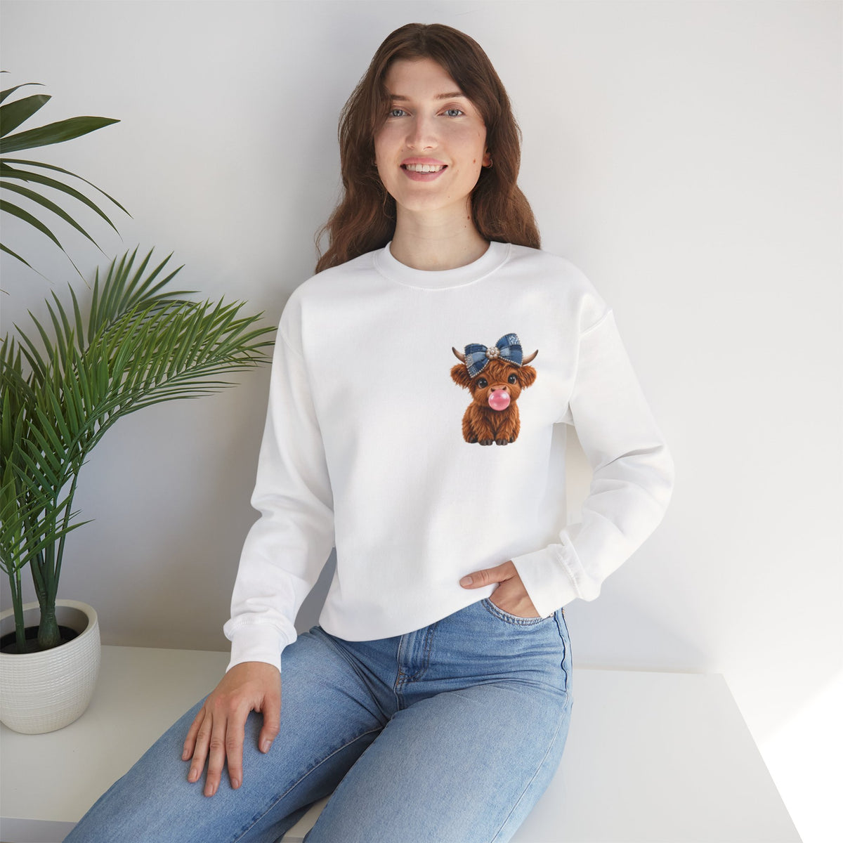 Sweatshirt mit niedlichem Hochlandrind – bestickt