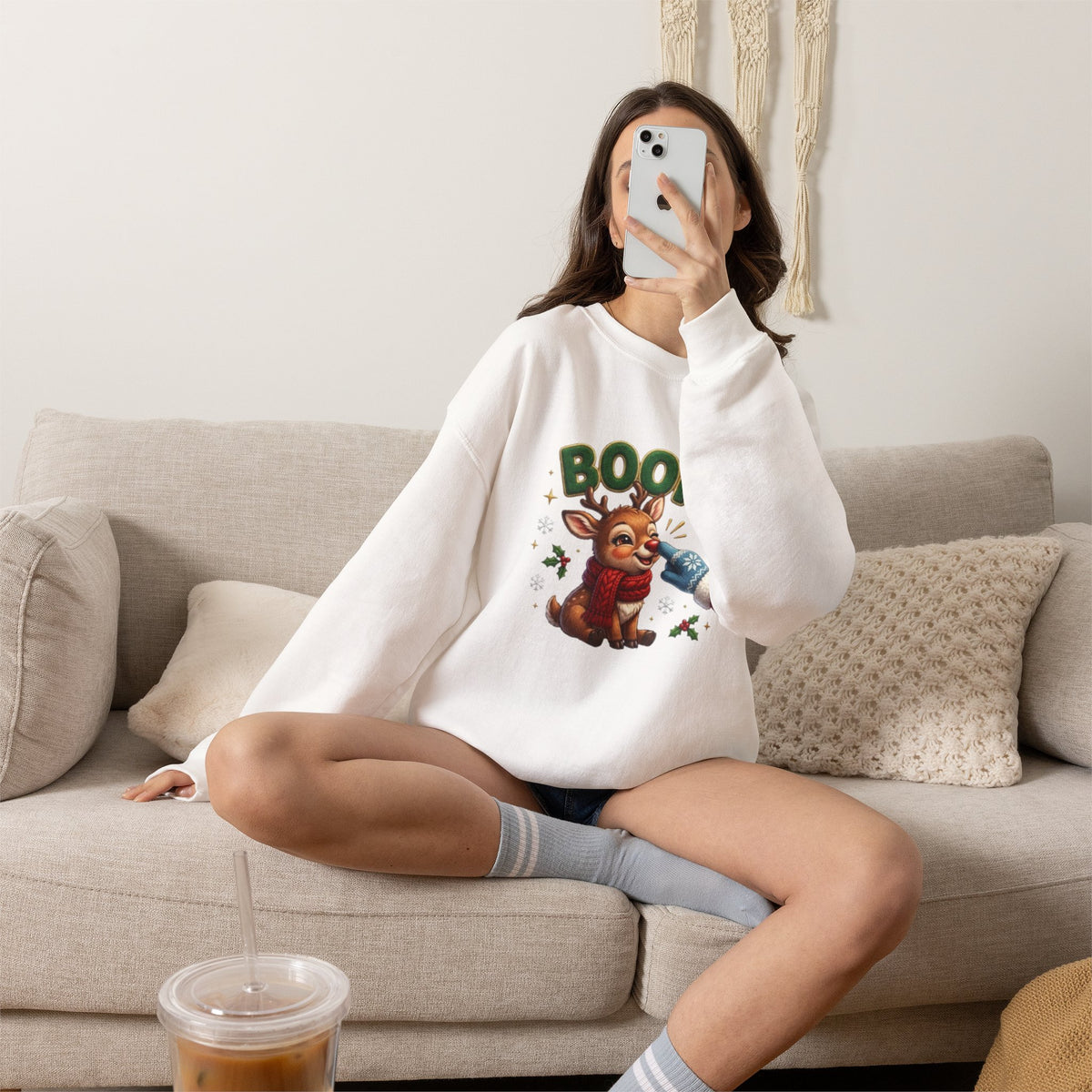 Weihnachtssweatshirt mit Rentier und „BOOP!“-Motiv