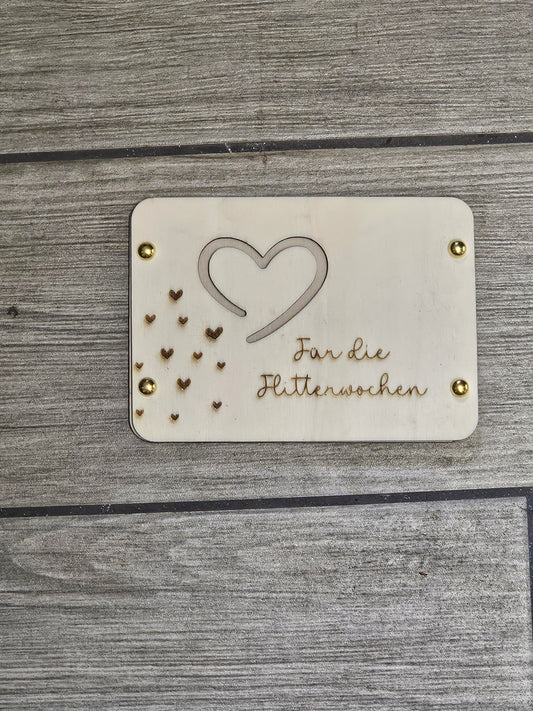 Holzkarte mit Gravur – „Für die Flitterwochen“