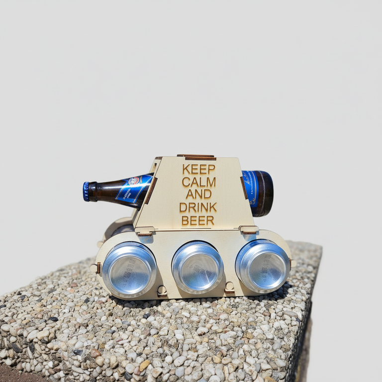 Lasergraviertes Bierträger-Panzer aus Holz - Professionelle Produktfotografie