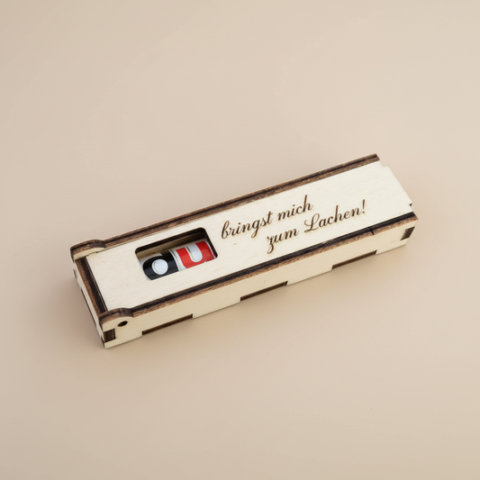 Holzgeschenk Du bringst mich zum Lachen - Professionelle Produktfotografie
