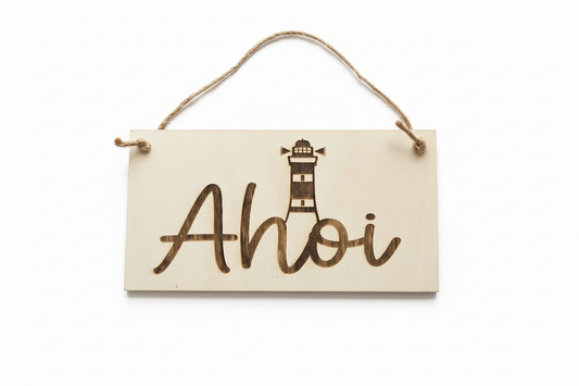 Holzschild Ahoi Leuchtturm – Produktfoto weißer Hintergrund