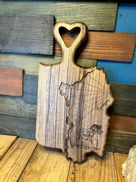 Tagliere Artigianale in Noce con Incisioni - 40x21 cm