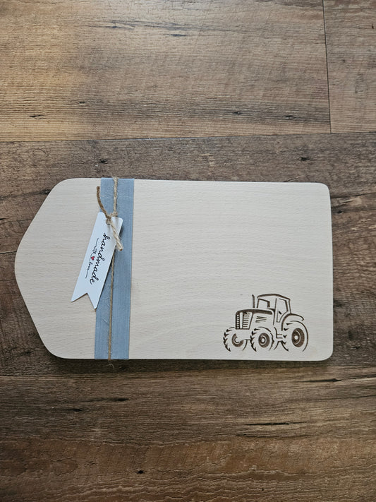 🚜 Frühstücksbrettchen aus Holz mit Traktormotiv